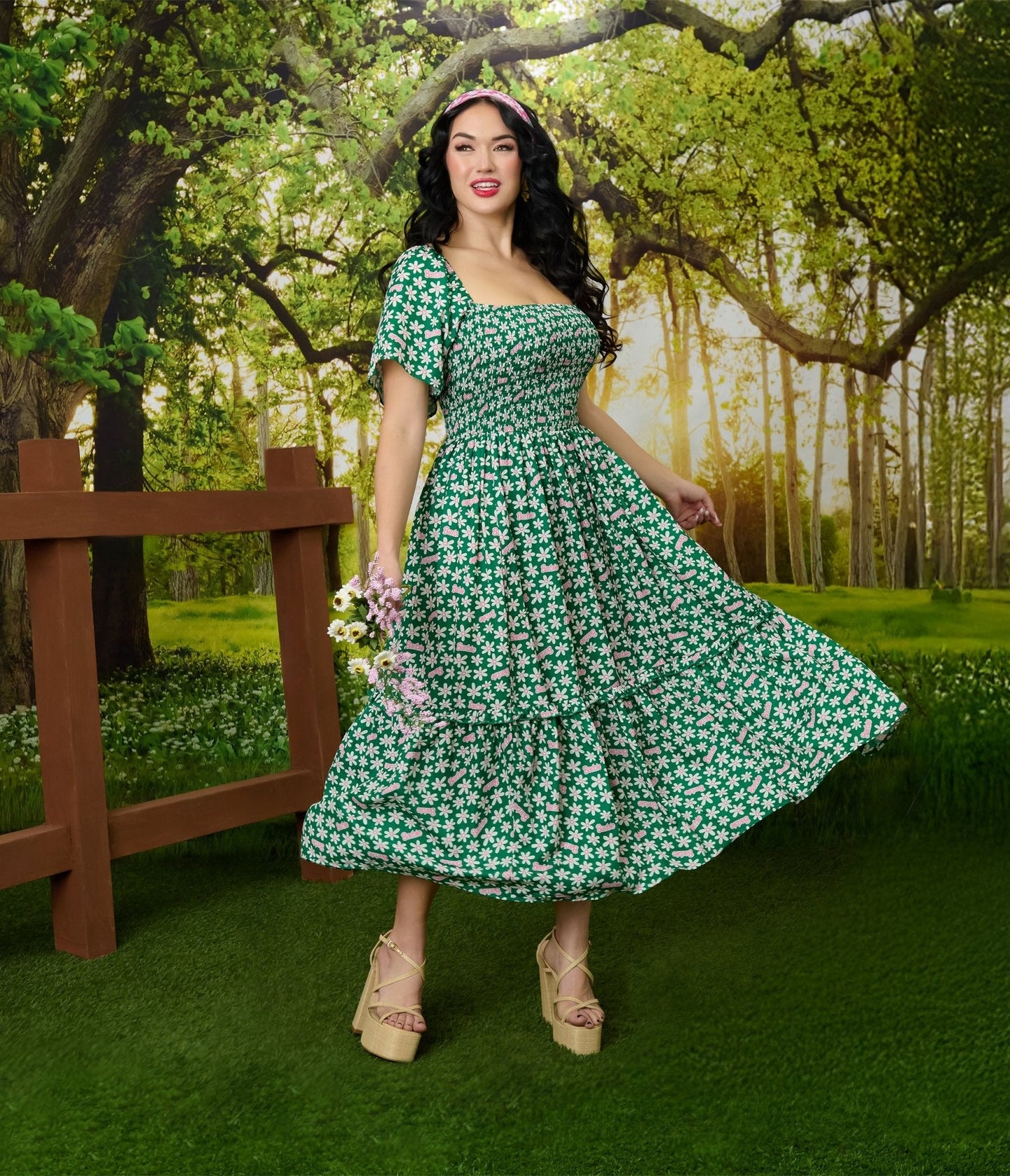 Barbie™ x Unique Vintage Green Ditzy Daisy Smocked Midi Dress