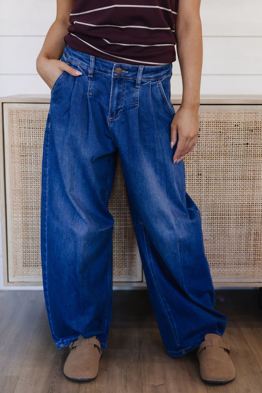 THE EMERY SLOUCHY BARREL JEANS IN DARK WASH