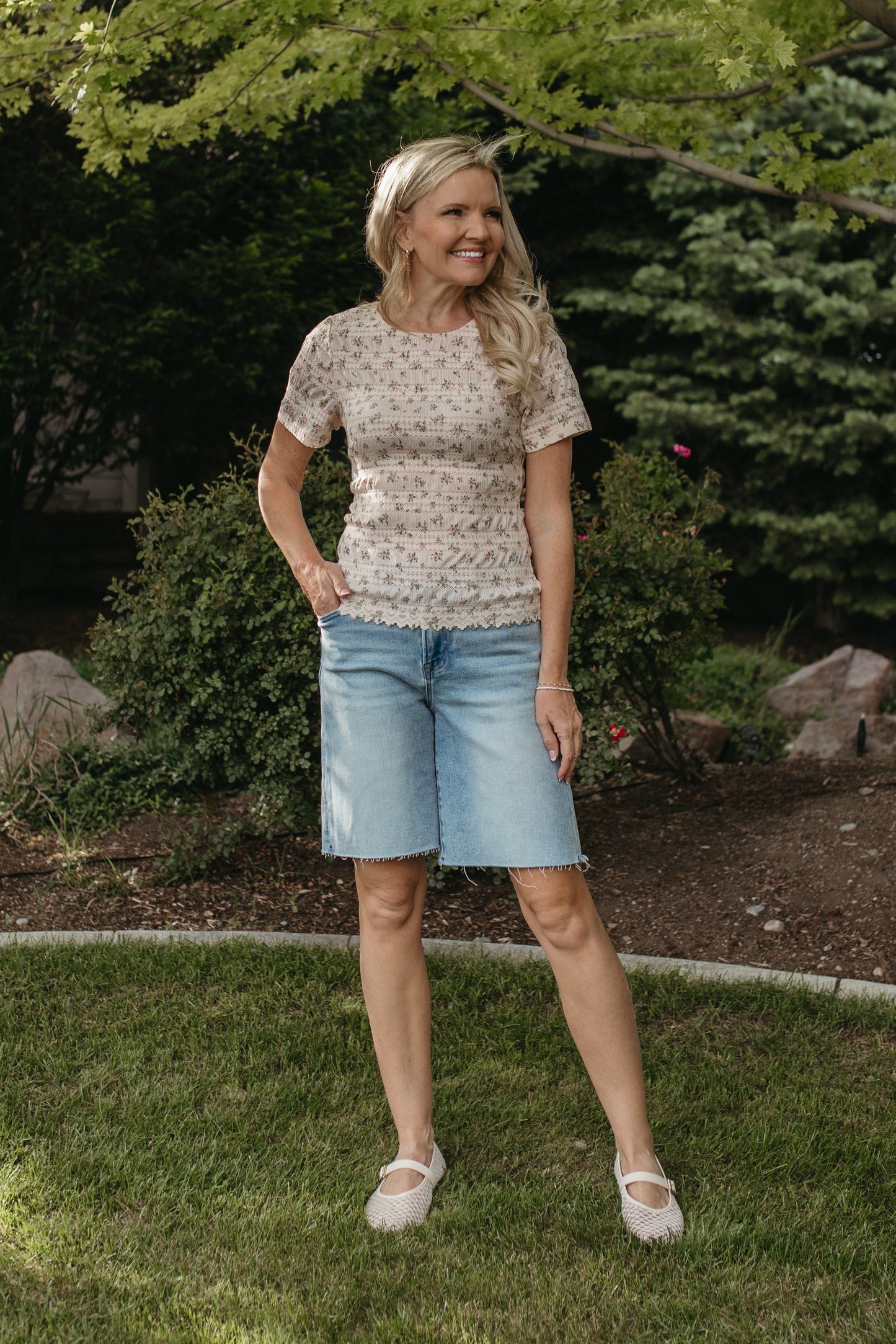 THE ARIELLA FLORAL FITTED TOP IN BLUSH