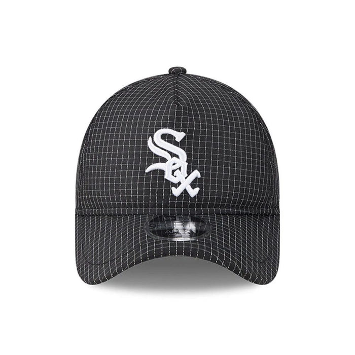 Pictured is this MLB Quickstrike Chicago White Sox 9FORTY Apex cap in black. 2