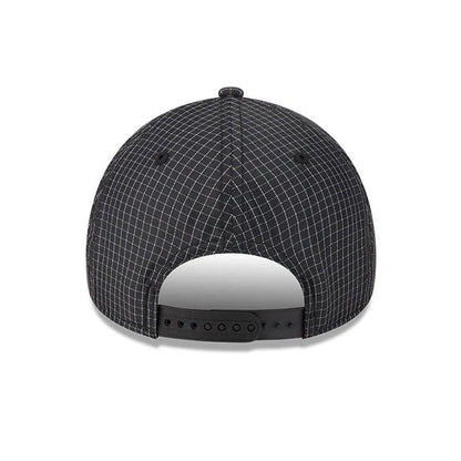 Pictured is this MLB Quickstrike Chicago White Sox 9FORTY Apex cap in black. 4