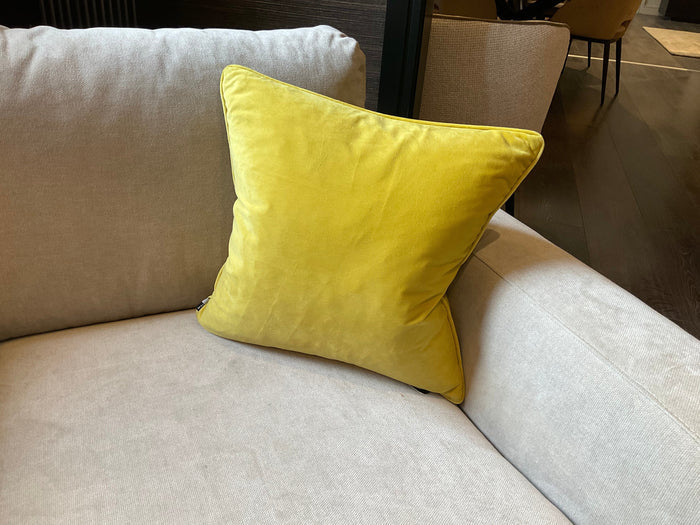 Luxe mustard. 43x43cm