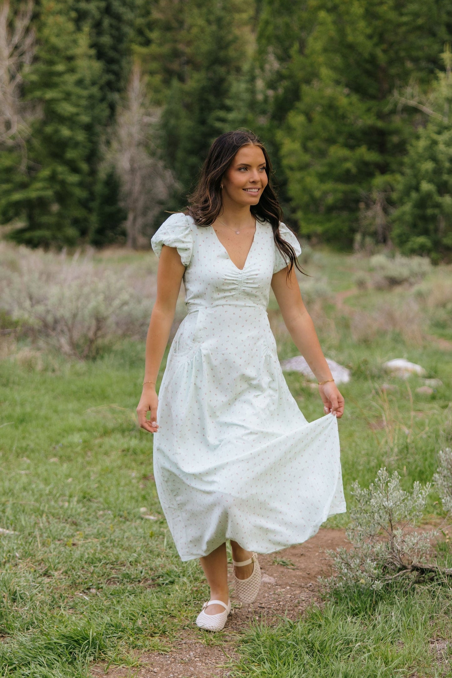 THE ANNABELLE DITSY FLORAL FLUTTER SLEEVE DRESS