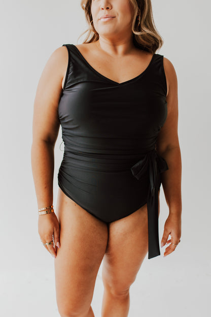 PLUNGE ONE PIECE IN BLACK BY PINK DESERT