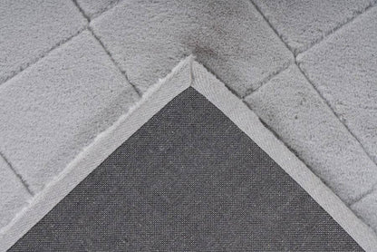 Impulse 600 Silver Very Soft Fluffy Diamond Rug - DLB Furniture