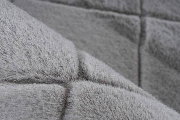 Impulse 600 Silver Very Soft Fluffy Diamond Rug - DLB Furniture