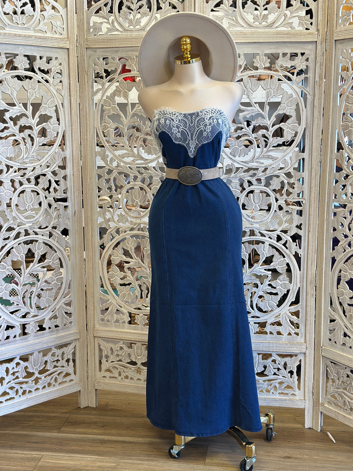 Lace Denim Maxi Dress-Estira Poco , Slightly Stretchy