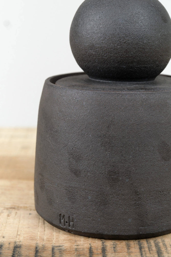MH Ceramics Home Kitchen Containers Large Stash Jar in Charcoal Charcoal / 5.25" D X 8" H