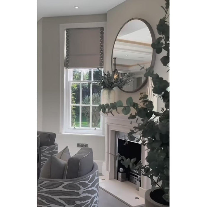 Manhattan Palace Round Minimalist Round Mirror With Slim Frame In Gold-Renaissance Design Studio