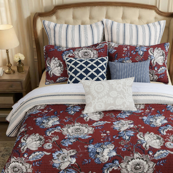 Royce Red Quilt Set