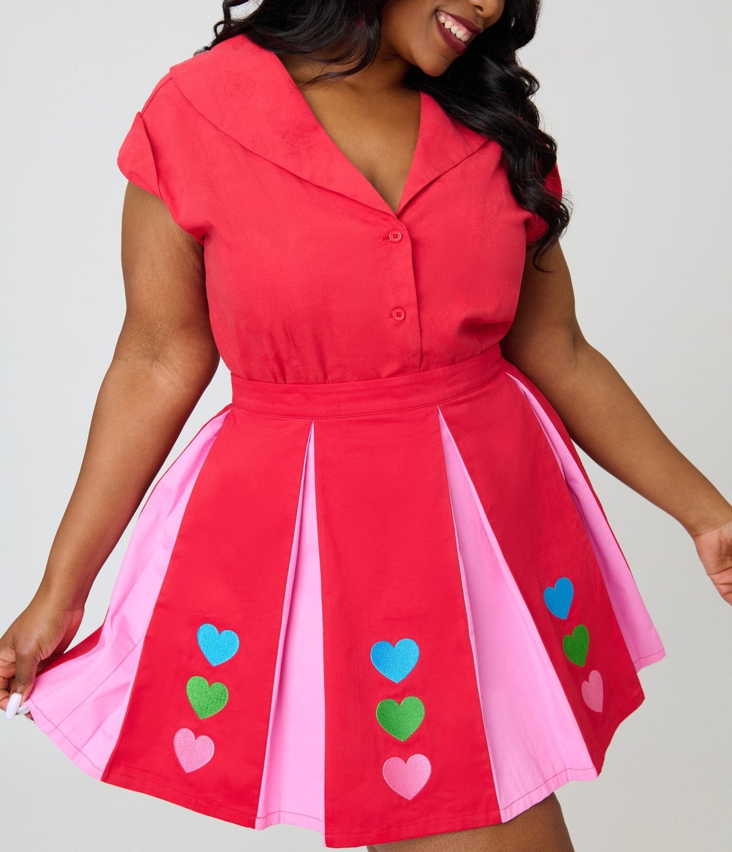 Smak Parlour Plus Size Red & Pink Rainbow Heart Pleated Mini Skirt